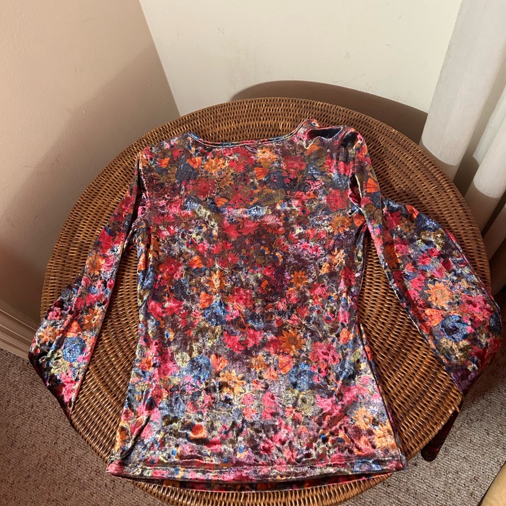 Beautiful Multicolor Pullover Top - image 3